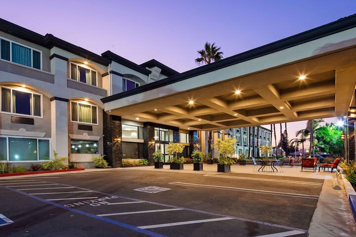 Hotel 2 of 32