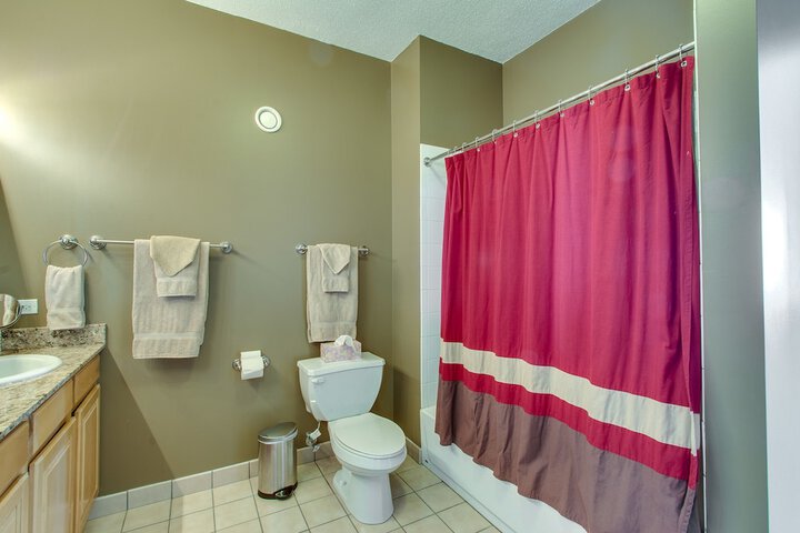 Room 25 of 107