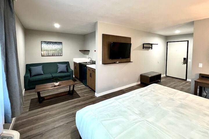 Room 7 of 27