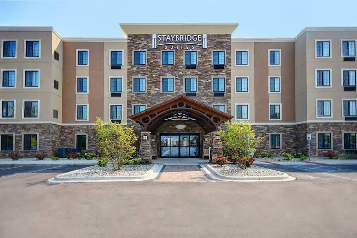 Staybridge Suites Holland by IHG