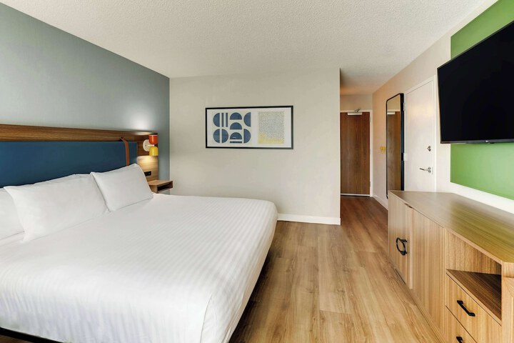 Room 37 of 84
