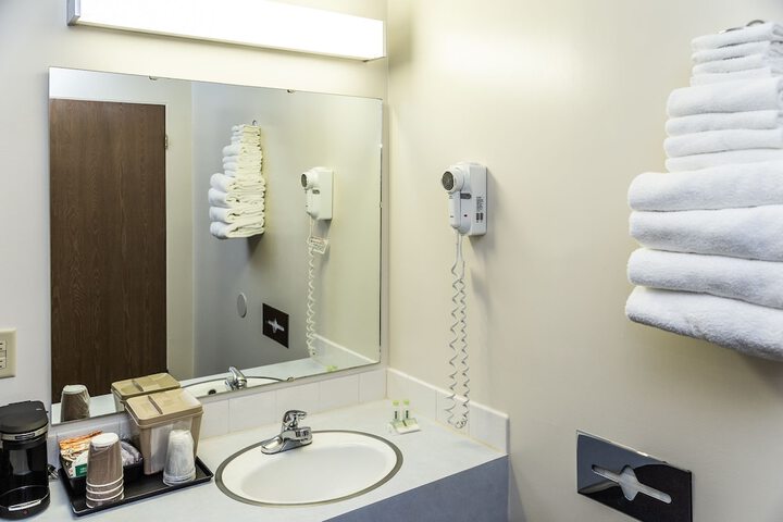 Room 8 of 31