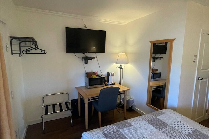 Room 30 of 62