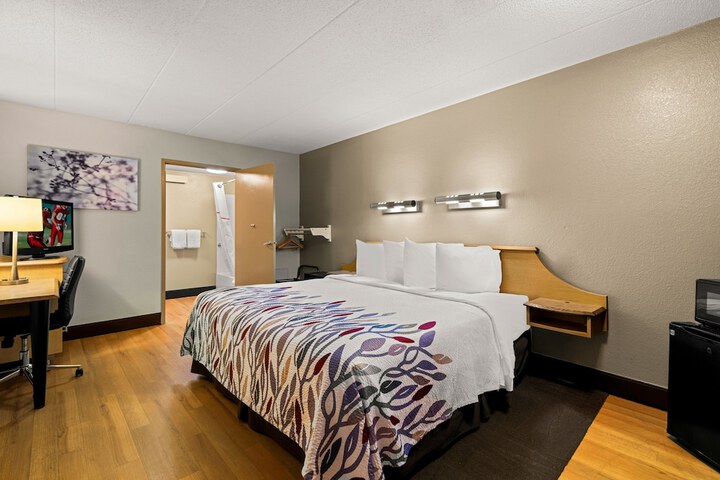 Room 14 of 37