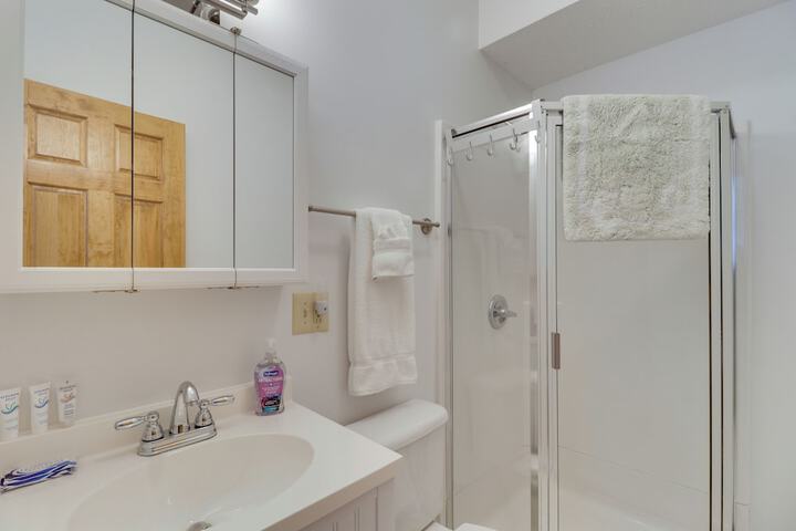 Downtown Marlinton Vacation Rental Apartment!