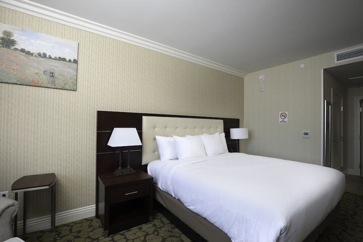 Room 58 of 75