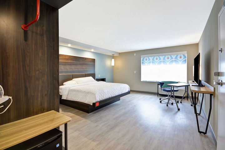 Room 26 of 35