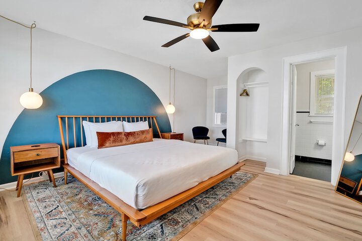 Room 51 of 63