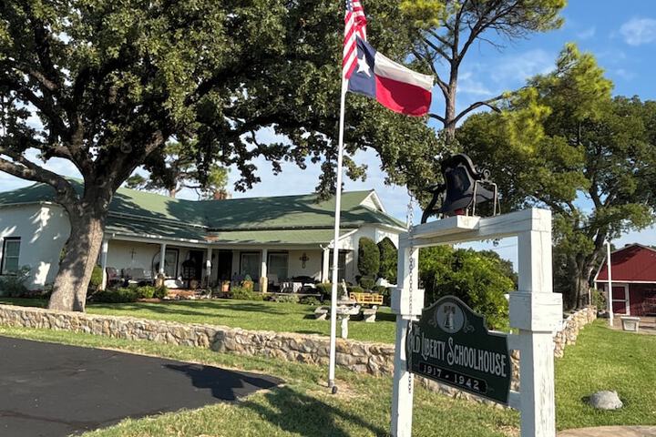 The Old Liberty Schoolhouse B & B