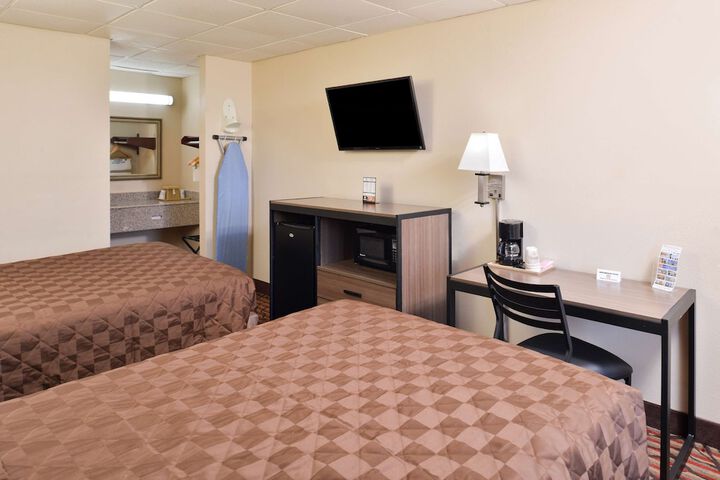 Room 13 of 16