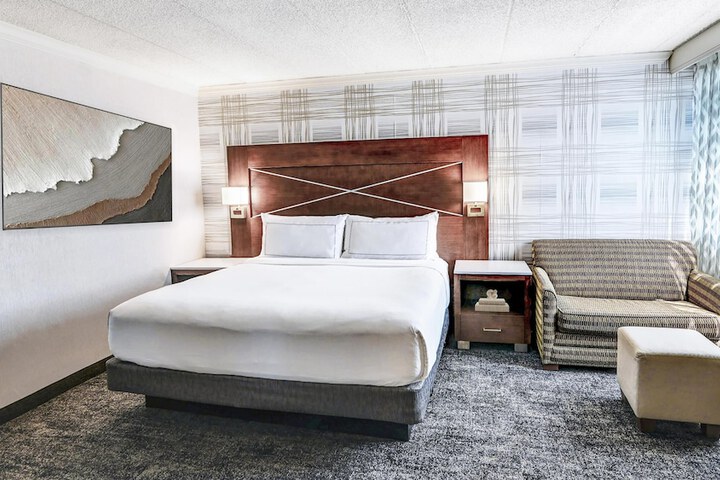DoubleTree by Hilton Madison Downtown