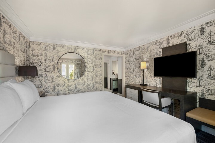 Room 19 of 44
