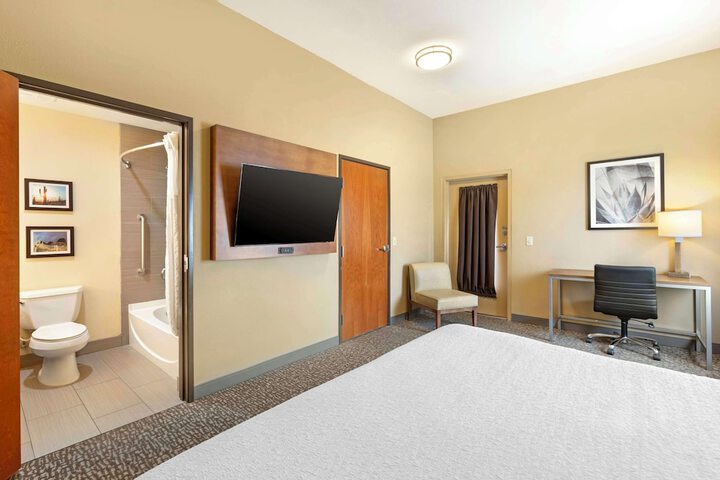 Room 37 of 46