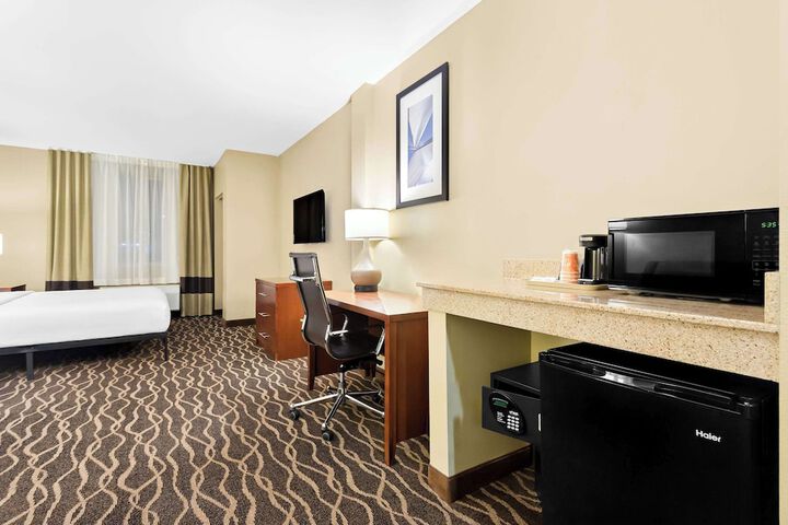 Room 15 of 36