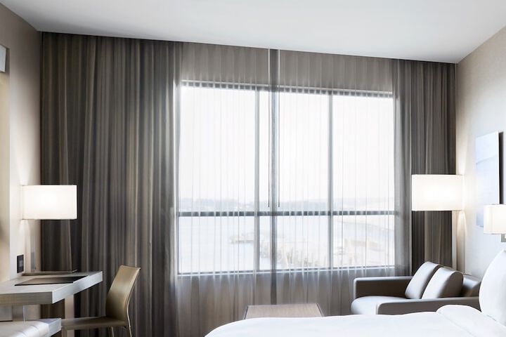 AC Hotel Portland Downtown / Waterfront ME