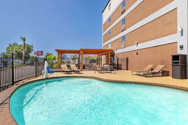 Pool 5 of 36