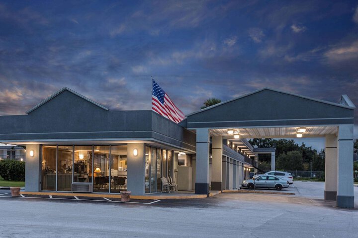 Hotel 6 of 67