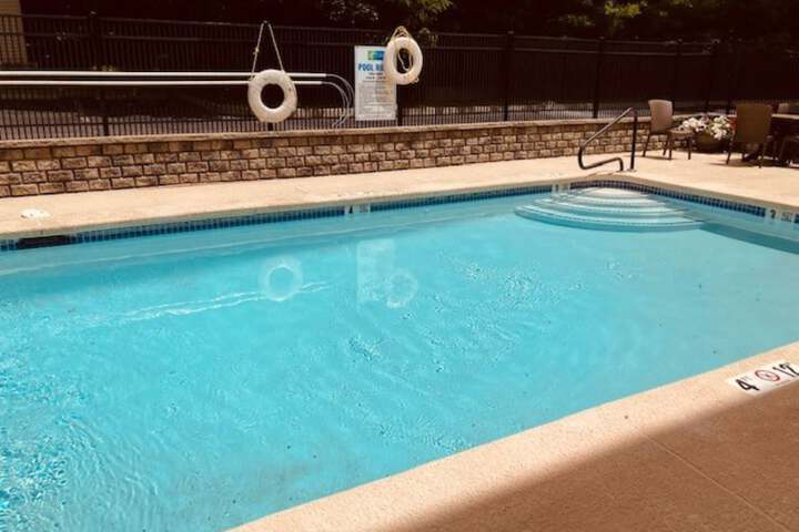 Holiday Inn Express Hotel & Suites Danbury - I-84 by IHG
