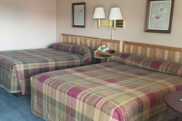 Room 4 of 12