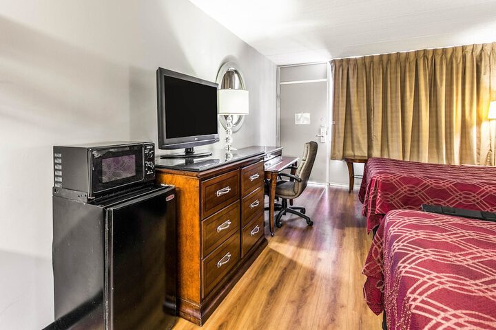 Room 6 of 23