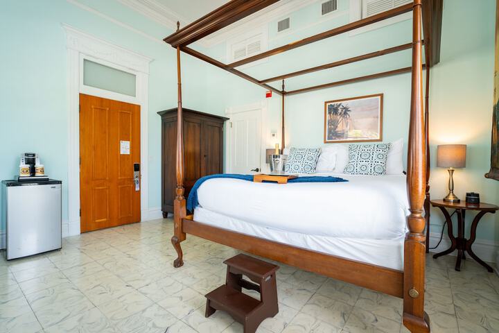 Southernmost House - Adult Exclusive