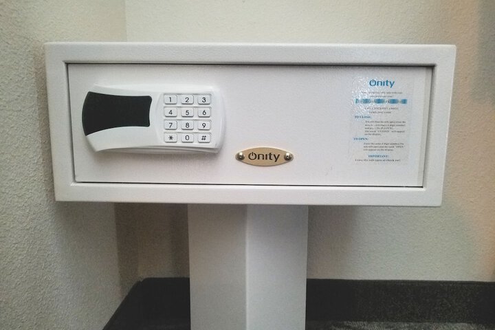 Room 16 of 23