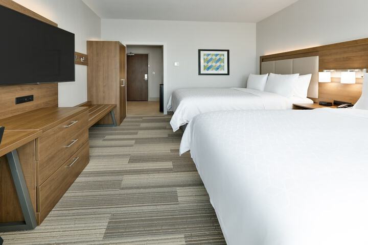 Room 11 of 27