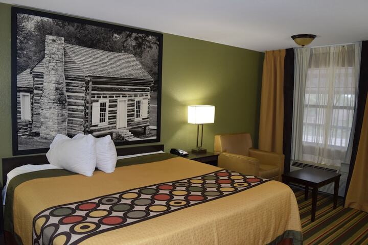 Room 44 of 66