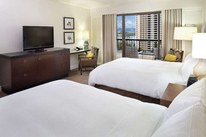Hilton Hawaiian Village Waikiki Beach Resort