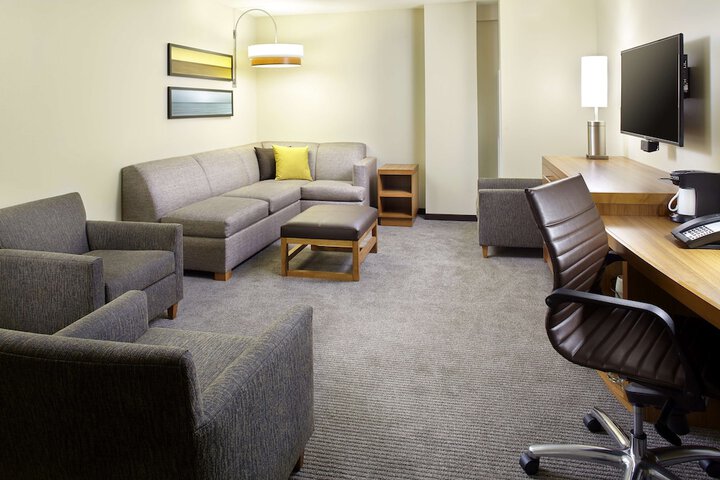 Room 11 of 34