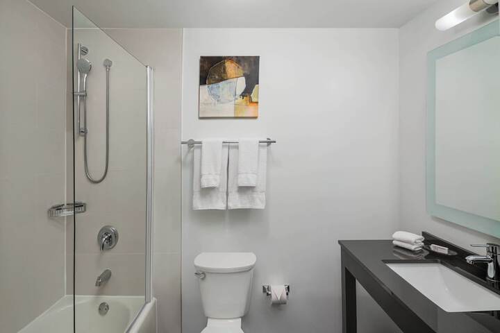 Room 28 of 59