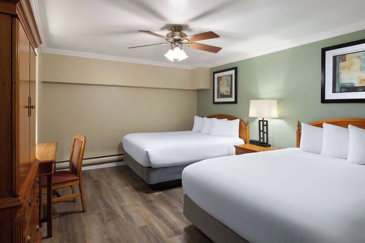 Travelodge by Wyndham Monterey Bay