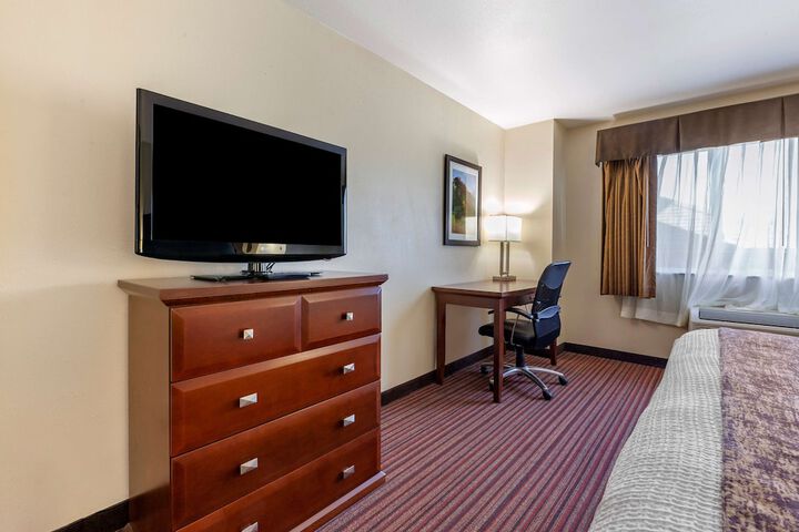 Best Western Plus Sparta Trail Lodge