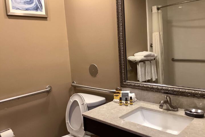 Room 9 of 27