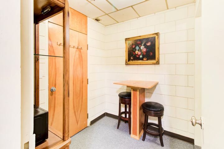 Room 52 of 55
