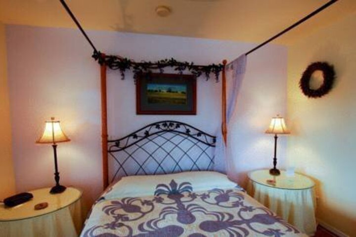 PENNYS PLACE INN PARADISE