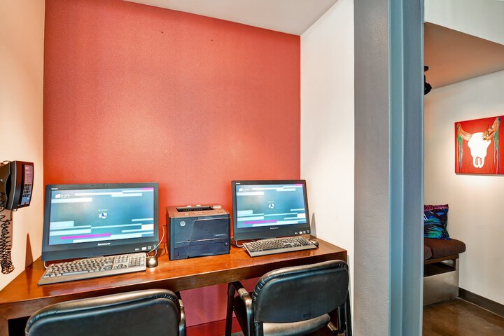 Business Center 50 of 53