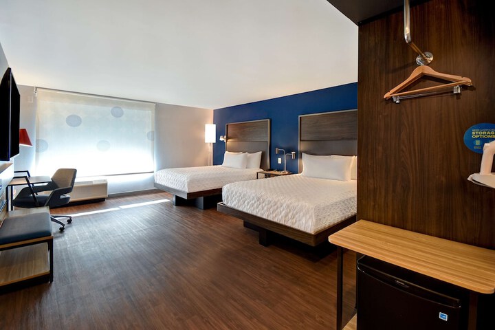 Room 33 of 37