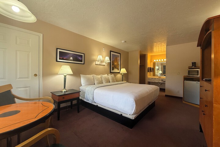 Cathedral Valley Inn