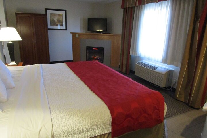 Room 25 of 76
