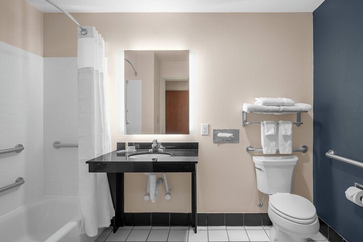 Room 12 of 37