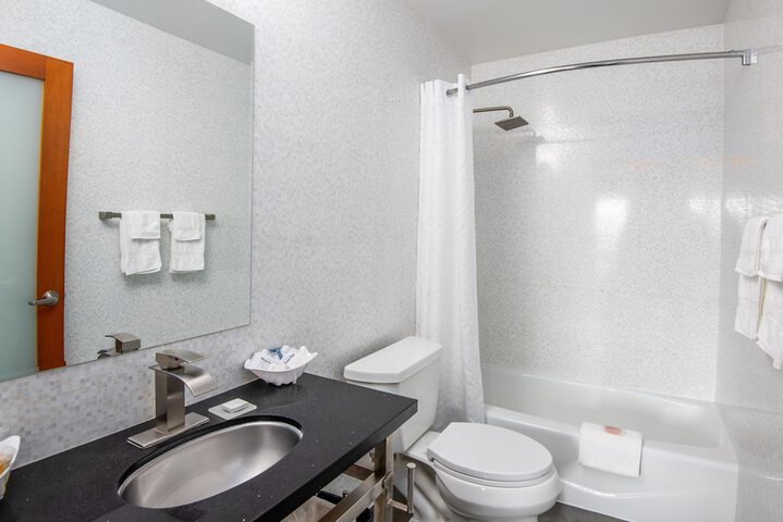 Room 9 of 25