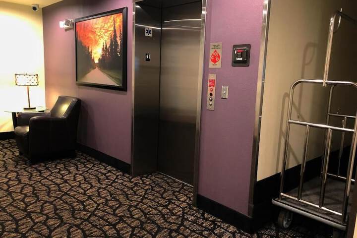 Hotel Interior 11 of 33