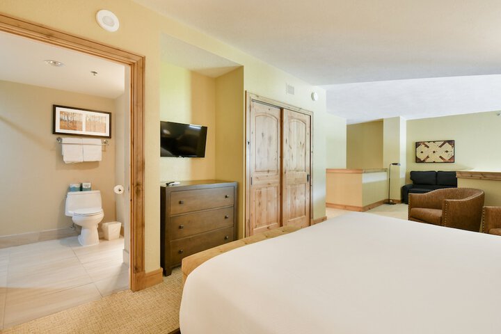 Room 141 of 176