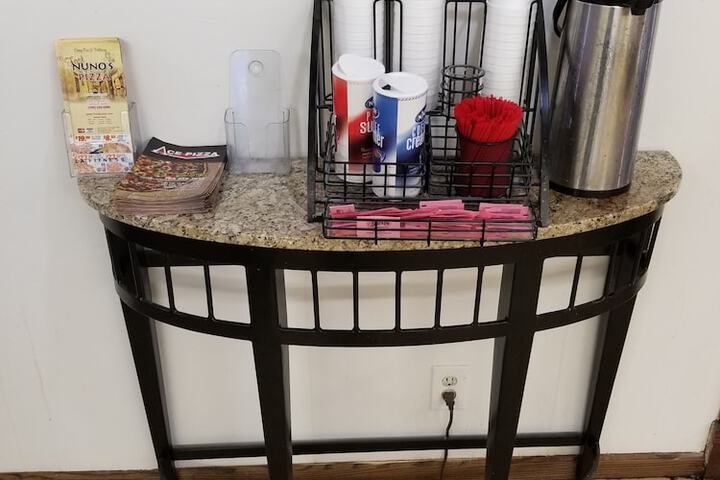 Breakfast/Coffee Service 25 of 25