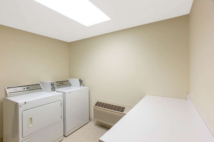 Room 16 of 27