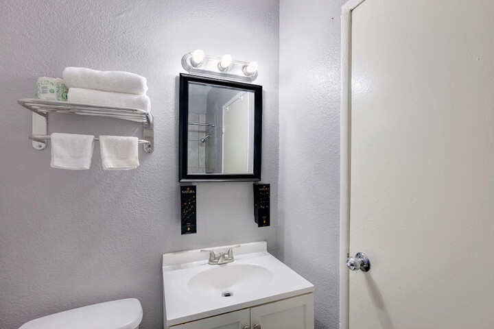 Room 12 of 15