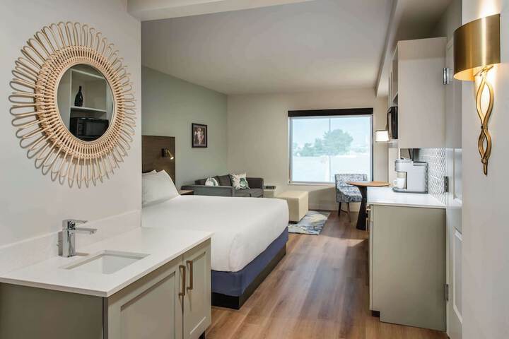 Room 21 of 35