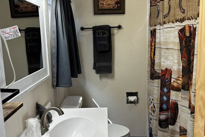 Lamplighter Cabins & Suites