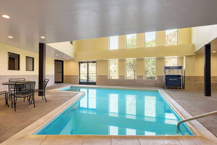 Days Inn by Wyndham Carbondale